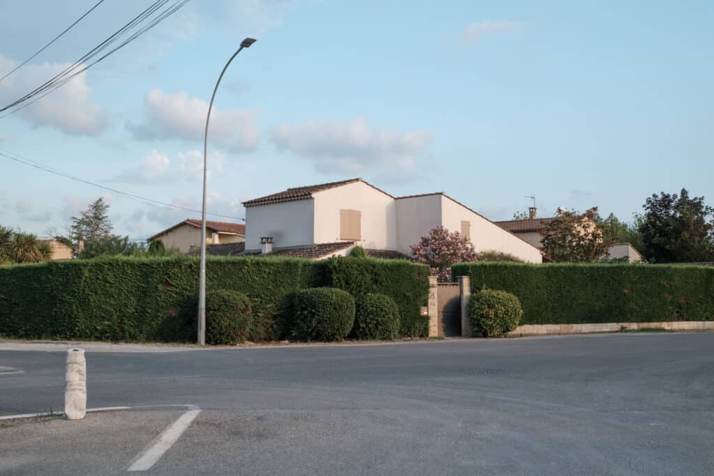 Zone résidentielle à l'Isle-sur-la-Sorgue - II