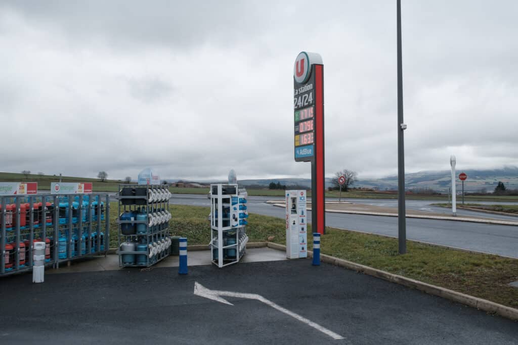 Station service de la zone d'activité les Meules à Vic-le-Comte